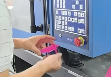 Hạt m&agrave;u ch&uacute;ng t&ocirc;i sản xuất c&oacute; m&agrave;u sắc tươi s&aacute;ng v&agrave; hiệu suất ổn định